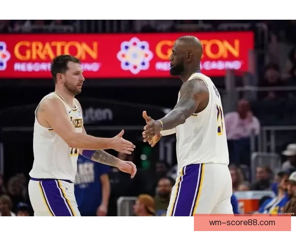 东契奇42分12助攻创里程碑湖人复仇骑士詹姆斯1229胜登顶胜场王