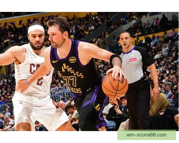 东契奇42分12助攻创里程碑湖人复仇骑士詹姆斯1229胜登顶胜场王