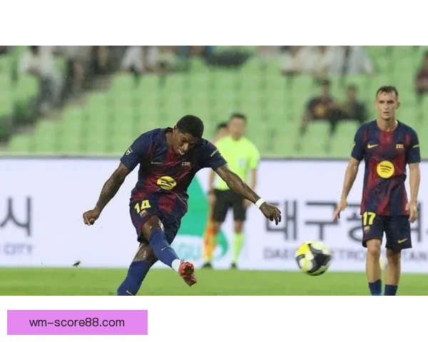 巴萨力克十人马竞七分领跑莱万绝杀拉什福德建功